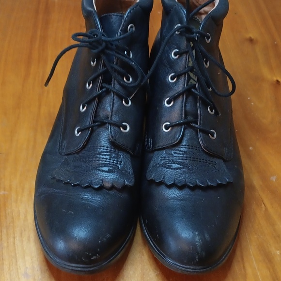 Ariat Black Leather Boots Classic Style Womens Size 7 - Picture 2 of 12